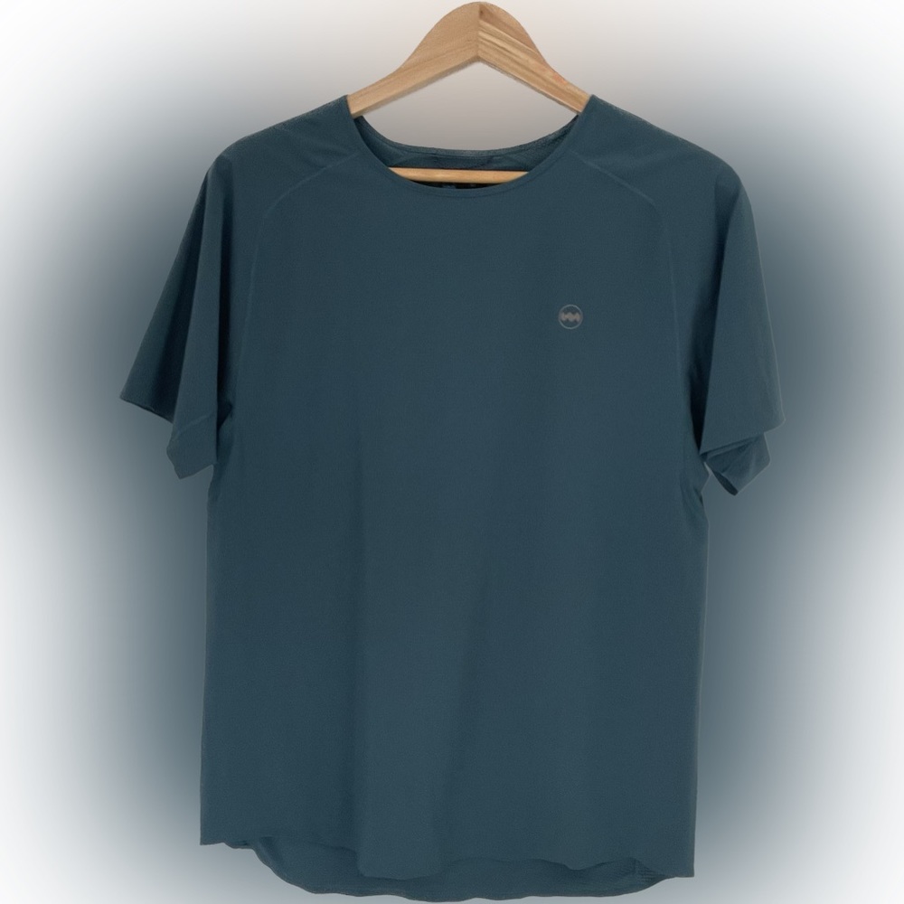 Janji Men's Medium teal athletic shirt *NWOT*